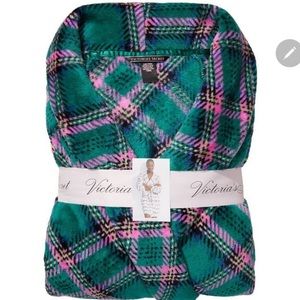 Plush robe Victoria’s Secret